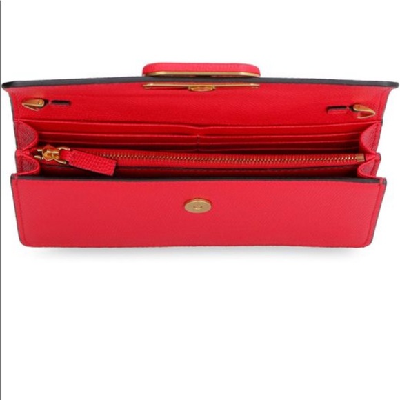 LIKE NEW Valentino Wallet on Chain - Picture 5 of 6